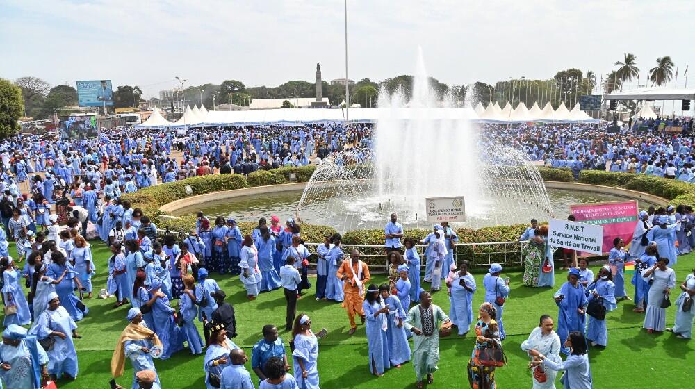 Forte mobilisation des femmes sur l'esplanade du palais du peuple le 8 mars 2023 - cérémonie officielle à Conakry