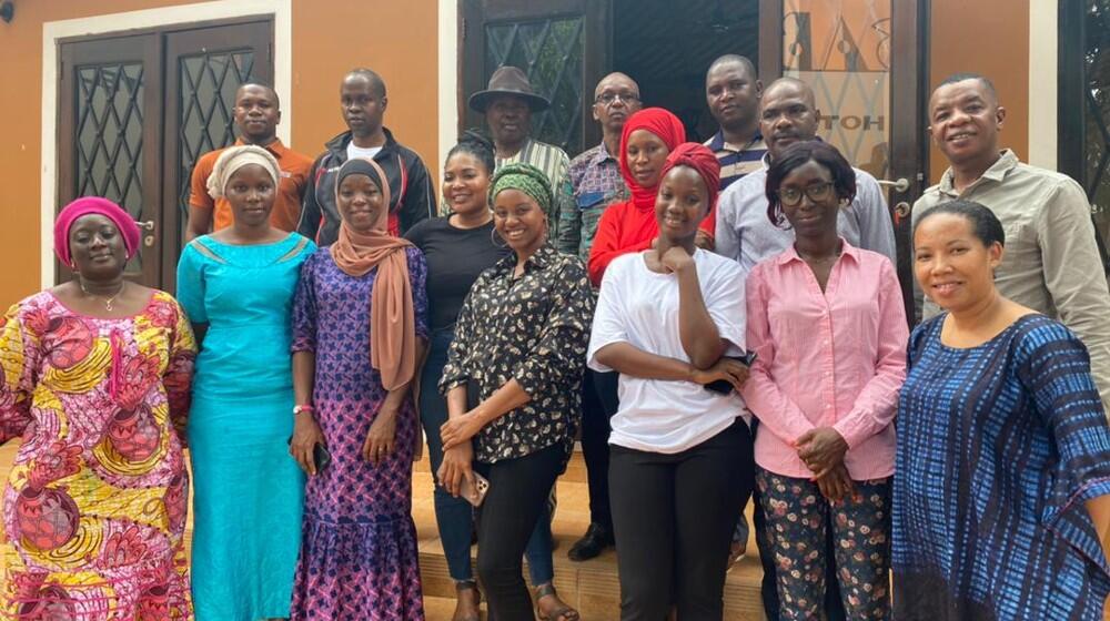 Photo de famille des membres des six réseaux ayant pris part à l'atelier d'immersion dans les engagements de la CIPD le 16 juin 