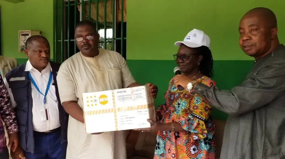 Remise d’un important lot de kits d’accouchement et de VBG dans la région de Labé. 